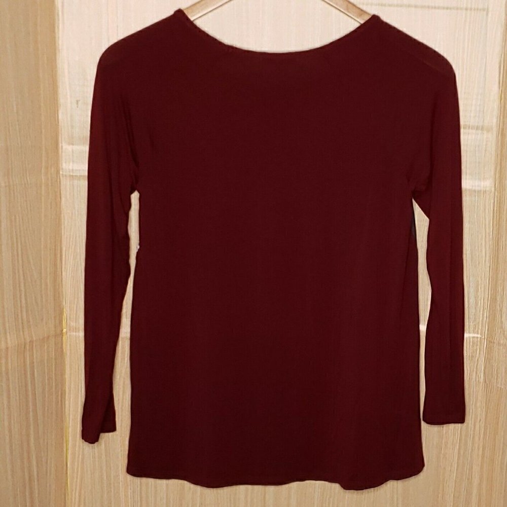 Established 1962 Womens Maroon Floral Stretchy Back Silky Front Top Small Small - Picture 2 of 6